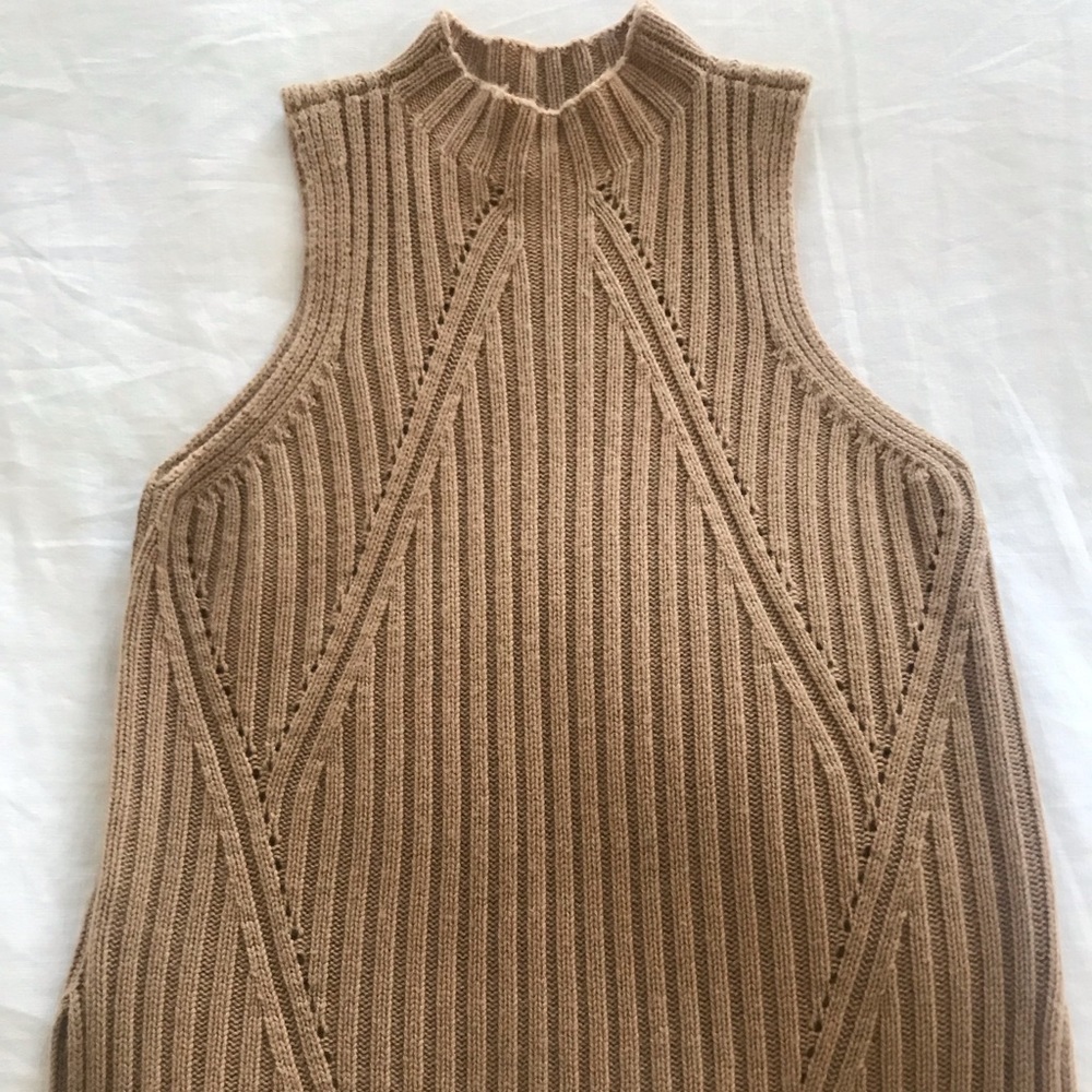 Beige Sleeveless Cashmere Turtleneck Sweater